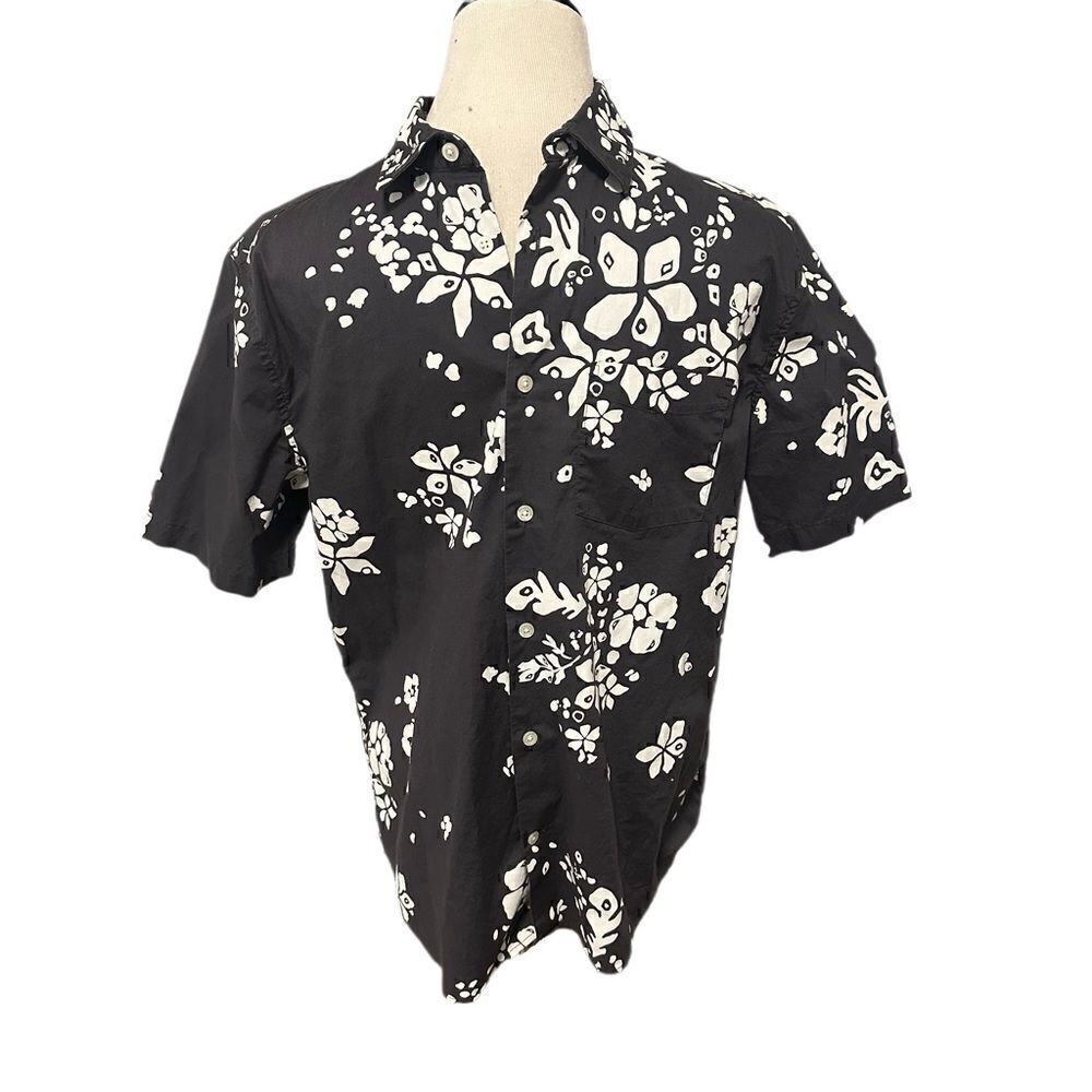 Gap Gray and White Floral Short Sleeve Button Down Sz S